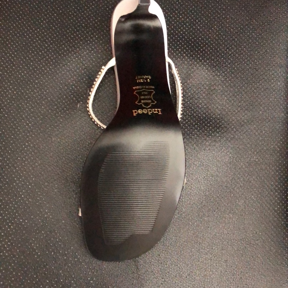 INDEED. 3 1/4 inch high heel cocktail sandals. NIB. - Picture 7 of 8